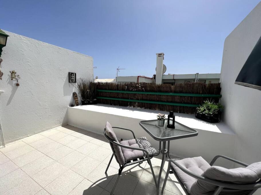 Casa Perdy, Beautiful 1 Bedroom Apartment With Communal Pool Tías Екстериор снимка