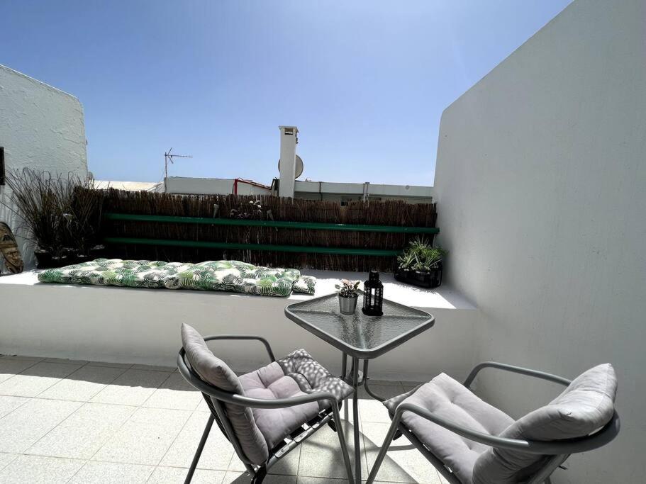 Casa Perdy, Beautiful 1 Bedroom Apartment With Communal Pool Tías Екстериор снимка