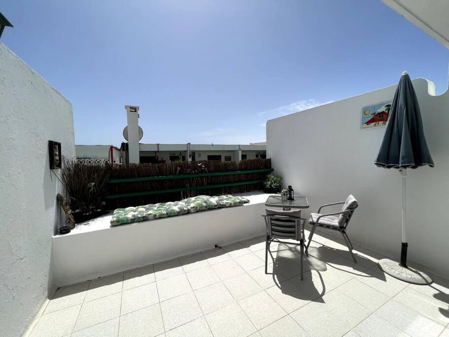 Casa Perdy, Beautiful 1 Bedroom Apartment With Communal Pool Tías Екстериор снимка