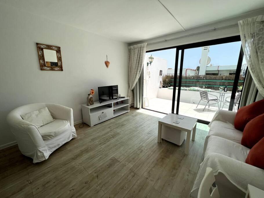 Casa Perdy, Beautiful 1 Bedroom Apartment With Communal Pool Tías Екстериор снимка